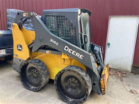 skid steer needs motor|how many hours is a skid steer.